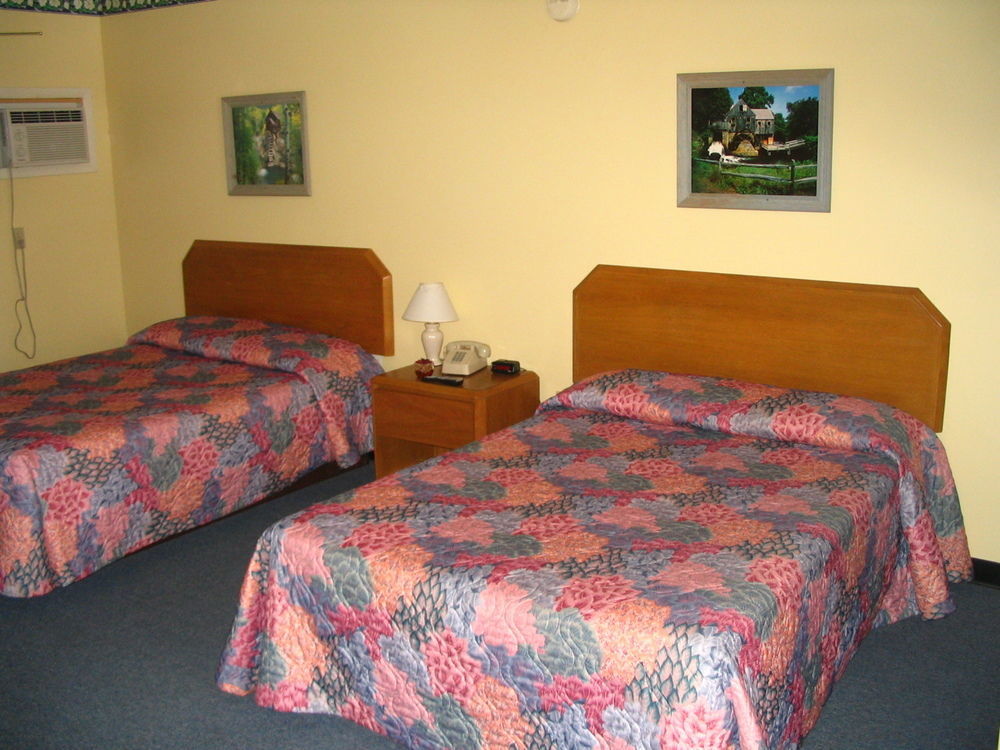 Warrensburg Inn & Suites - 6 Mi To Lake George ภายนอก รูปภาพ