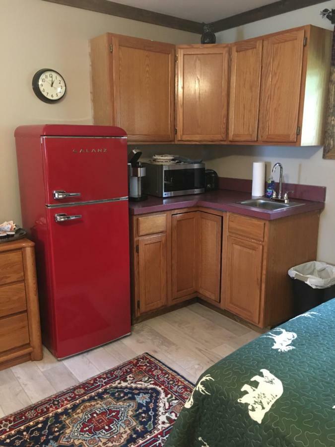 Warrensburg Inn & Suites - 6 Mi To Lake George ภายนอก รูปภาพ