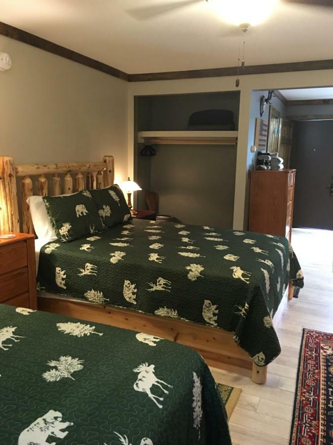 Warrensburg Inn & Suites - 6 Mi To Lake George ภายนอก รูปภาพ