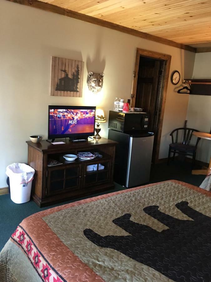 Warrensburg Inn & Suites - 6 Mi To Lake George ภายนอก รูปภาพ