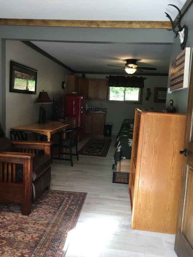 Warrensburg Inn & Suites - 6 Mi To Lake George ภายนอก รูปภาพ