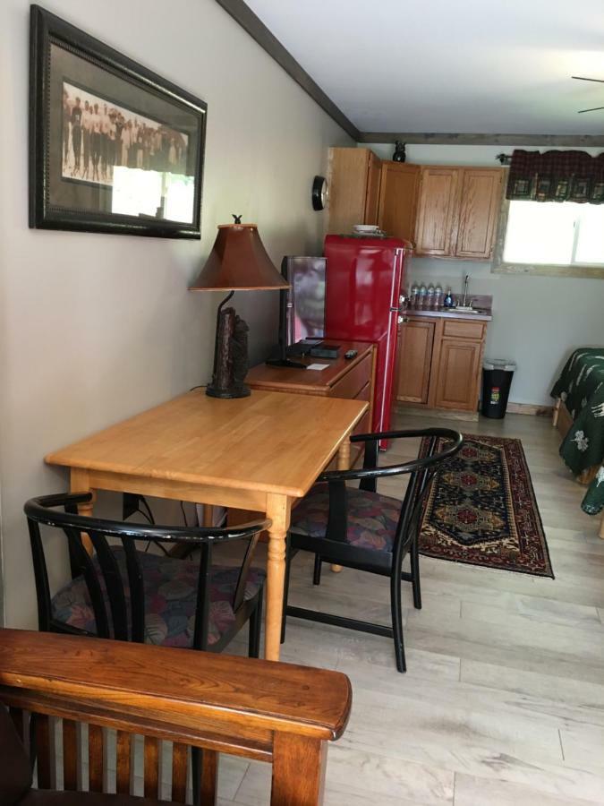 Warrensburg Inn & Suites - 6 Mi To Lake George ภายนอก รูปภาพ