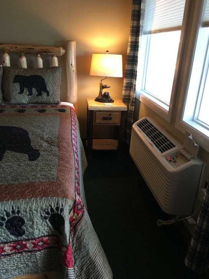 Warrensburg Inn & Suites - 6 Mi To Lake George ภายนอก รูปภาพ